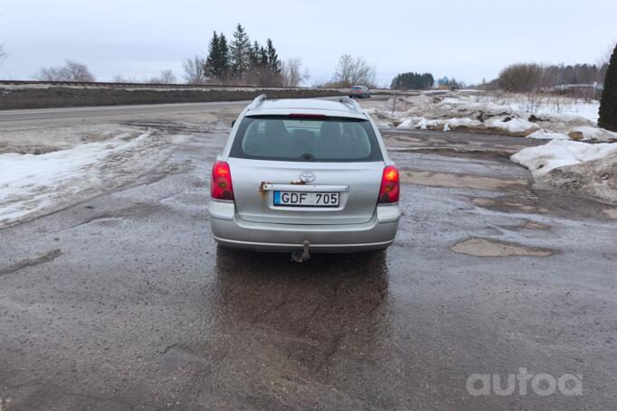 Toyota Avensis 2 generation wagon