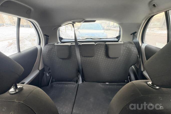 Toyota Yaris XP9 Hatchback 5-doors