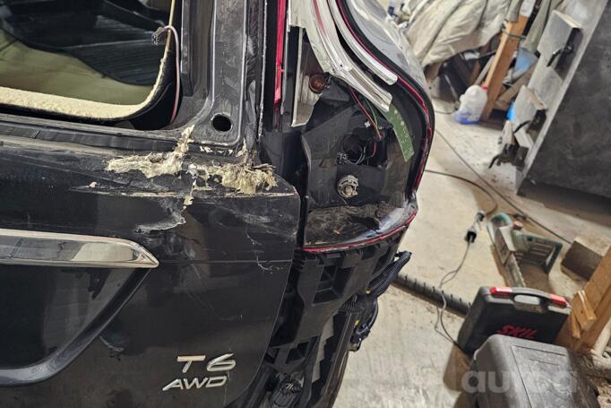 Volvo XC60 1 generation [restyling] Crossover