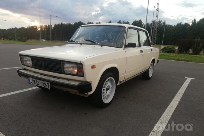 VAZ (Lada) 2105 1 generation Sedan