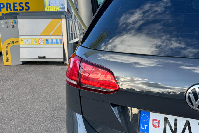 Volkswagen Golf 7 generation Variant wagon 5-doors