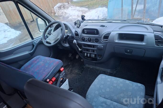 Mercedes-Benz Sprinter First generation