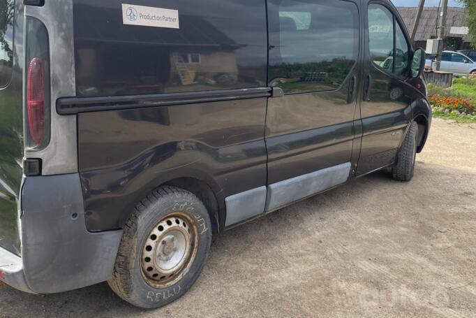 Renault Trafic 2 generation Minivan
