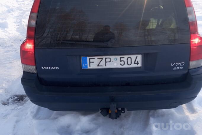 Volvo V70 2 generation wagon