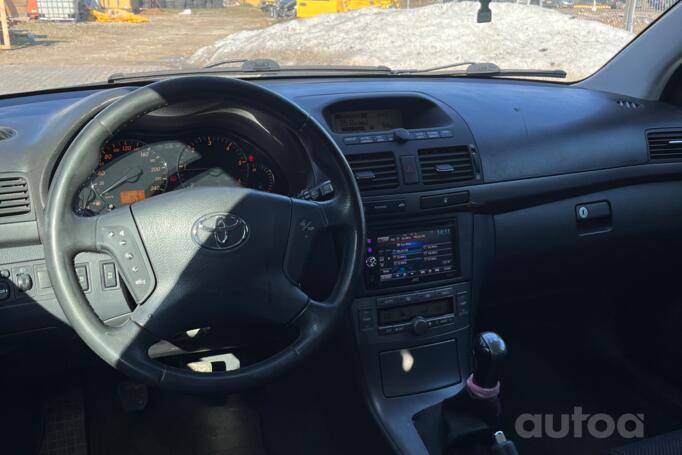 Toyota Avensis 2 generation Sedan