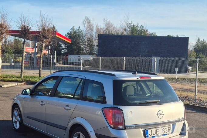 Opel Astra H Hatchback