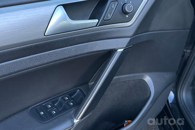 Volkswagen Golf 7 generation Variant wagon 5-doors