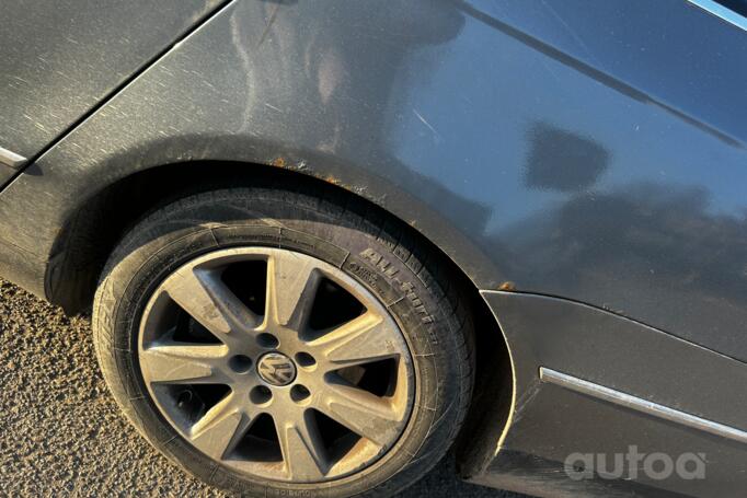 Volkswagen Passat B6 wagon 5-doors