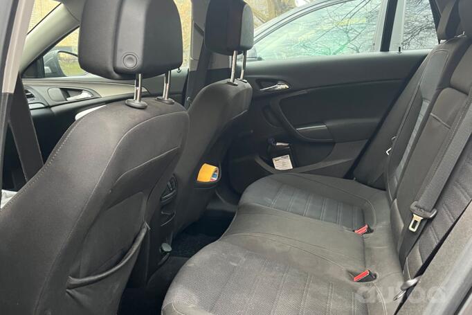 Opel Insignia A Sports Tourer wagon 5-doors