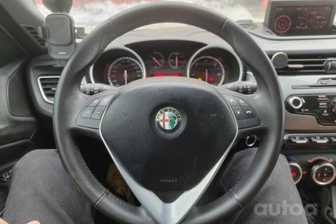 Alfa Romeo Giulietta 940 Hatchback