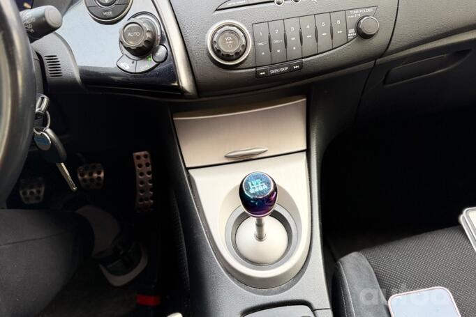 Honda Civic 8 generation Coupe 2-doors