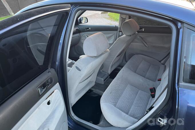 Volkswagen Passat B5 Sedan 4-doors