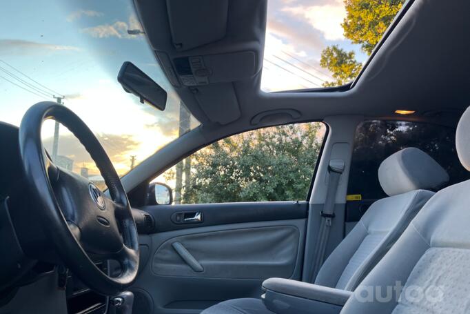 Volkswagen Passat B5 Sedan 4-doors