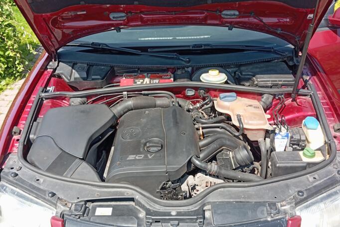 Volkswagen Passat B5 Sedan 4-doors