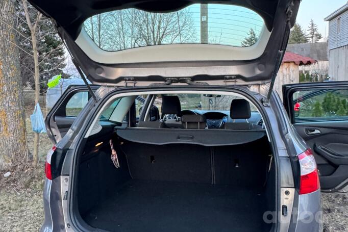 Ford Focus 3 generation wagon 5-doors