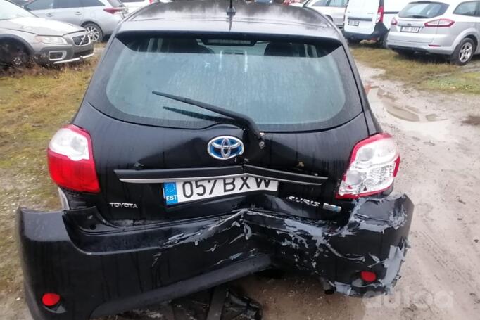 Toyota Auris 2 generation Hybrid hatchback 5-doors