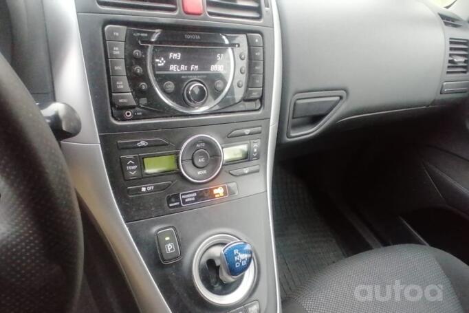 Toyota Auris 2 generation Hybrid hatchback 5-doors