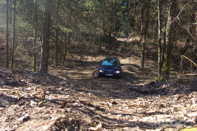Audi A4 B5 Avant wagon 5-doors