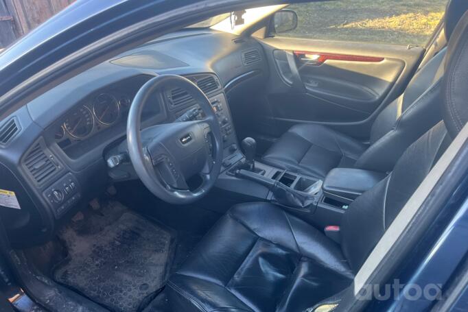 Volvo V70 2 generation wagon