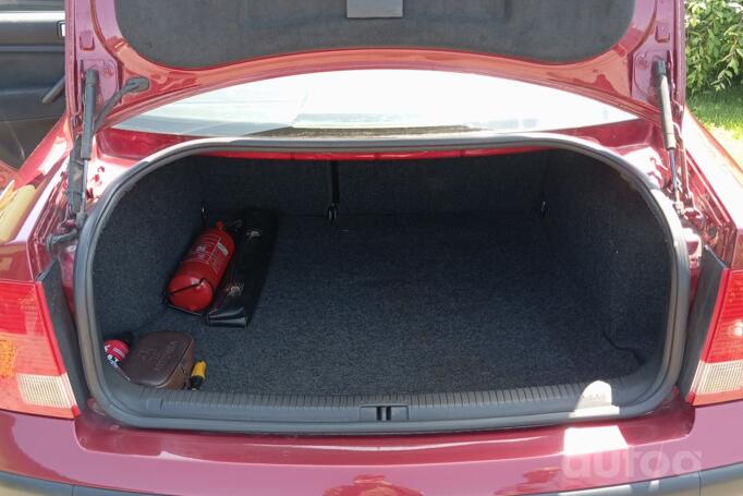 Volkswagen Passat B5 Sedan 4-doors