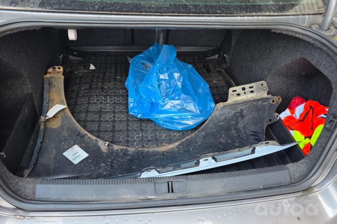 Volkswagen Passat B6 Sedan 4-doors