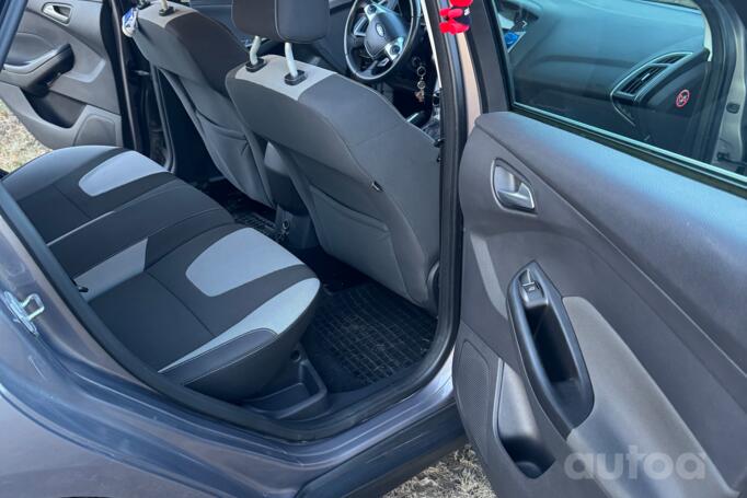 Ford Focus 3 generation wagon 5-doors