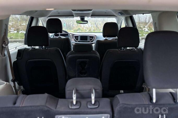 Chrysler Pacifica 2 generation Minivan