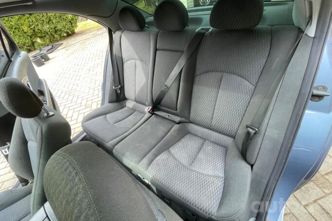 Mercedes-Benz E-Class W211 Sedan