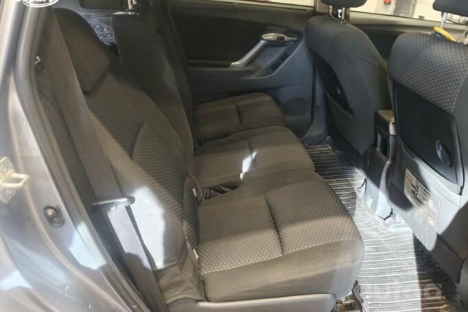 Toyota Verso 1 generation Minivan