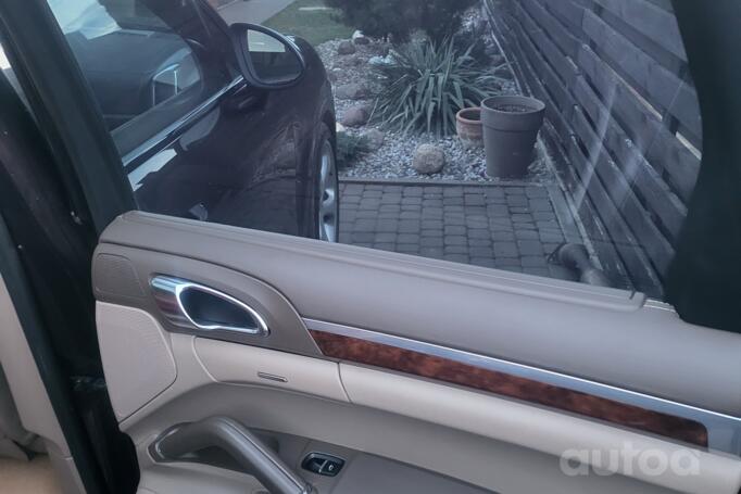 Porsche Cayenne 958 Crossover