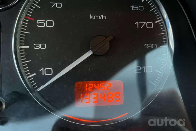 Peugeot 307 1 generation [restyling] Hatchback 5-doors