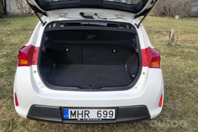 Toyota Auris 2 generation Hybrid hatchback 5-doors