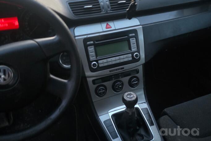 Volkswagen Passat B6 wagon 5-doors