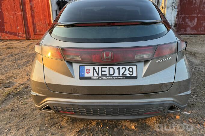 Honda Civic 8 generation Hatchback 5-doors