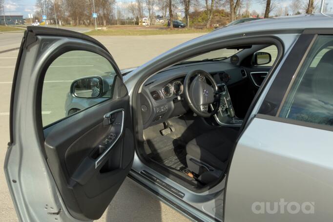 Volvo V60 1 generation wagon
