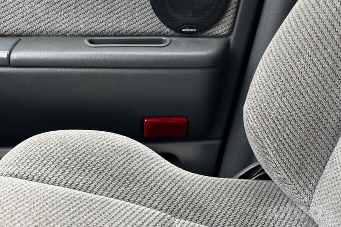 Mitsubishi Space Wagon 2 generation