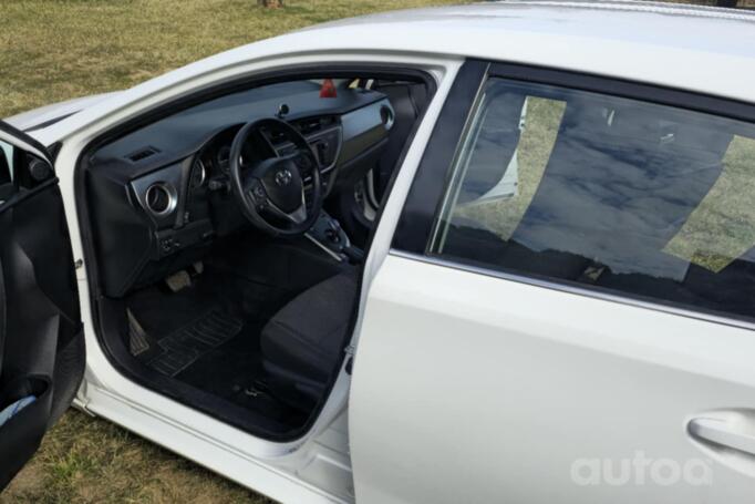 Toyota Auris 2 generation Hybrid hatchback 5-doors