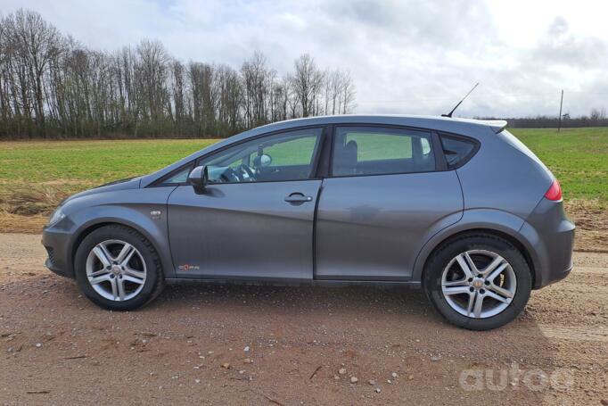 SEAT Leon 2 generation [restyling] Hatchback 5-doors