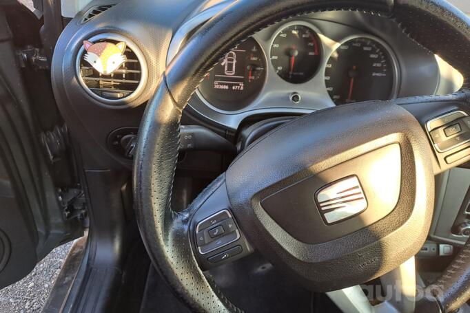 SEAT Leon 2 generation [restyling] Hatchback 5-doors