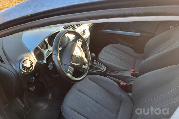 SEAT Leon 2 generation [restyling] Hatchback 5-doors