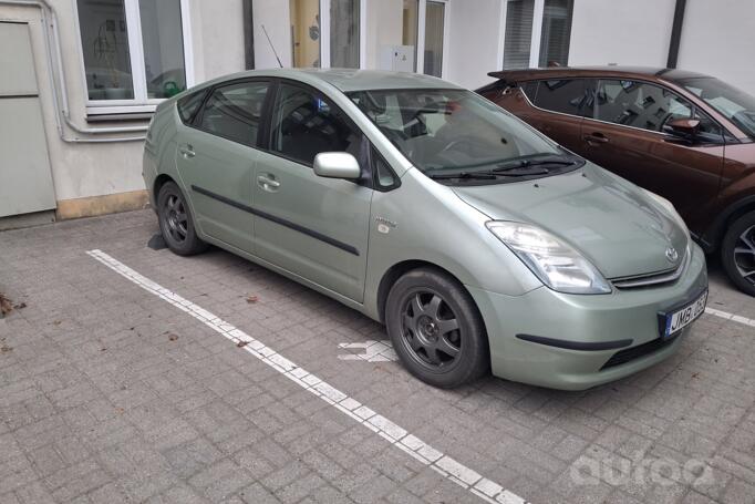 Toyota Prius 2 generation Hatchback