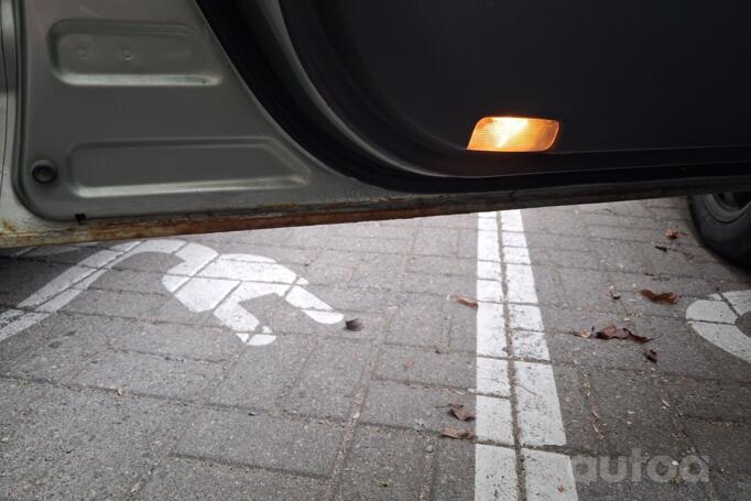 Toyota Prius 2 generation Hatchback