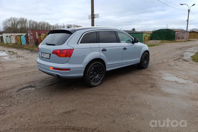 Audi Q7 4L Crossover