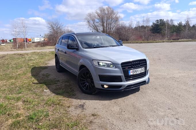 Audi Q7 4L Crossover