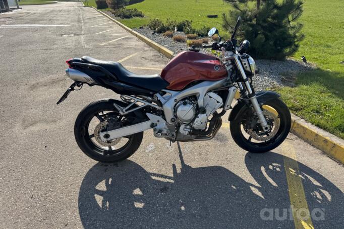 Yamaha FZS 600 Fazer