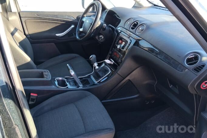 Ford Galaxy 2 generation [restyling] Minivan