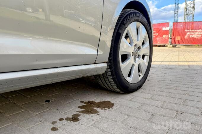 Volkswagen Golf 7 generation Variant wagon 5-doors