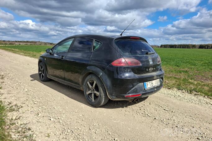 SEAT Leon 2 generation Hatchback 5-doors