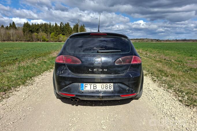 SEAT Leon 2 generation Hatchback 5-doors