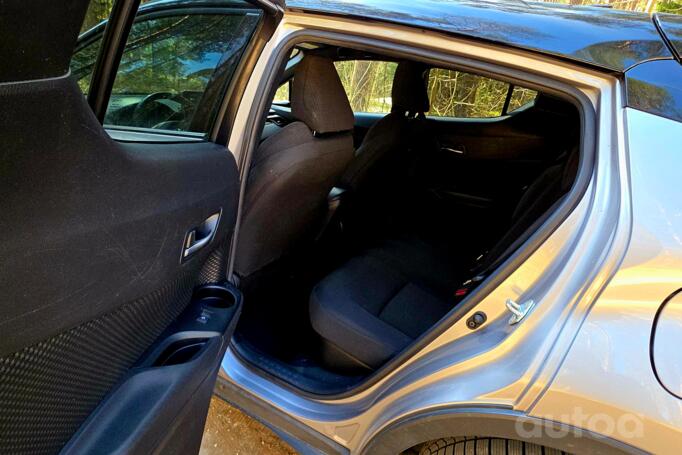 Toyota C-HR 1 generation Crossover